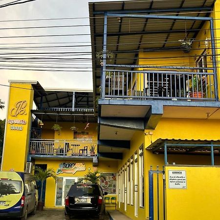 B Aparts Hotel Coxen Hole Exterior foto
