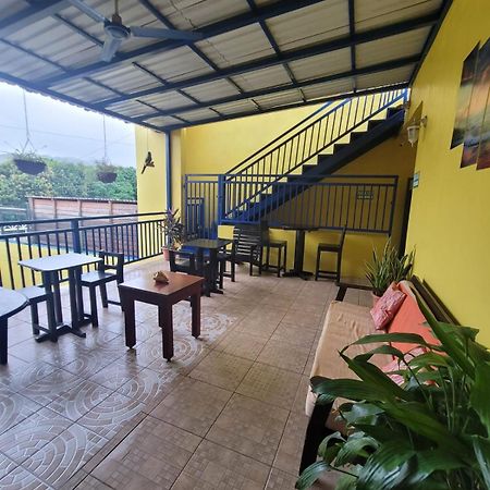 B Aparts Hotel Coxen Hole Exterior foto