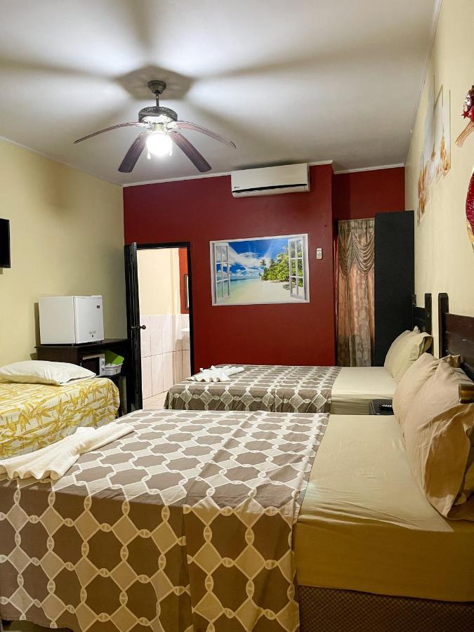 B Aparts Hotel Coxen Hole Exterior foto